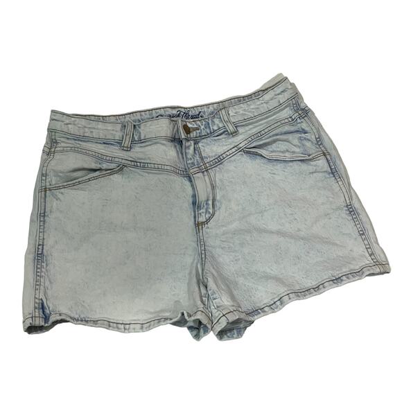 Universal Thread High-Rise Midi Jean Shorts - Light Wash - 14/32 - Picture 1 of 7